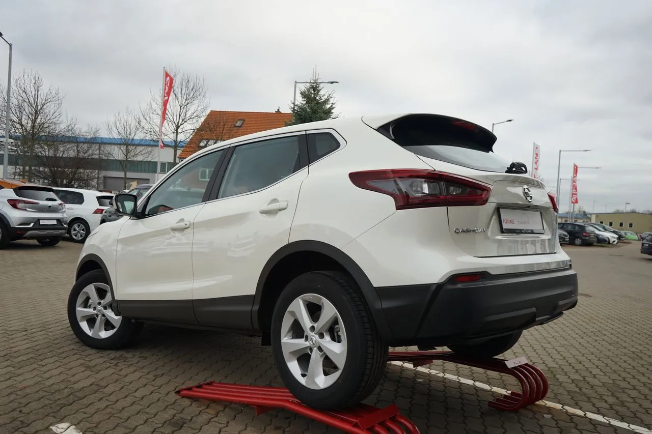 Nissan Qashqai 1.3 DIG-T...  Image 4